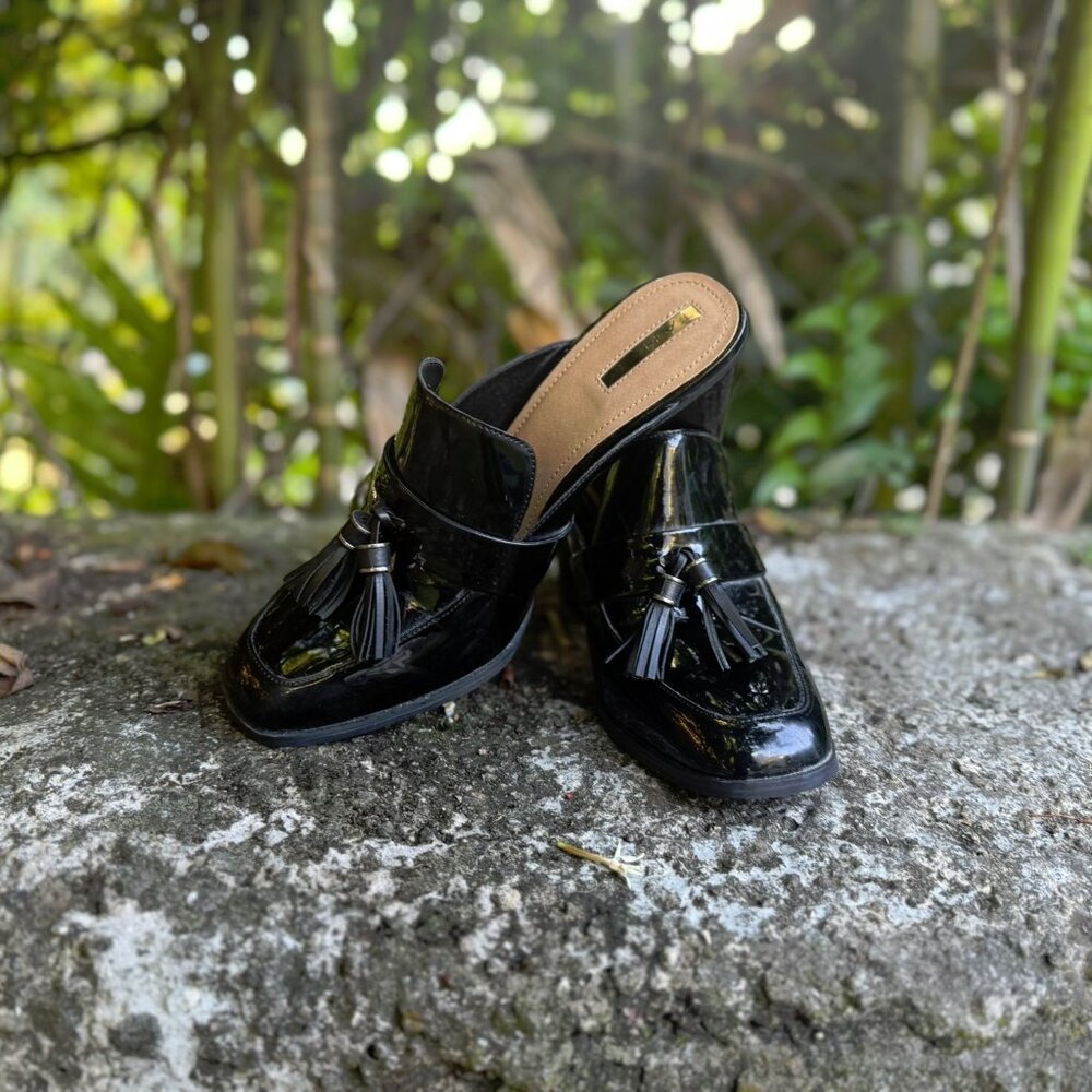 Tahari Black Patent Tassel Loafer Mules - 4" Heel -  Size 10